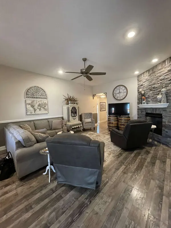 613 Bassett Ln, Clarksville, TN 37043