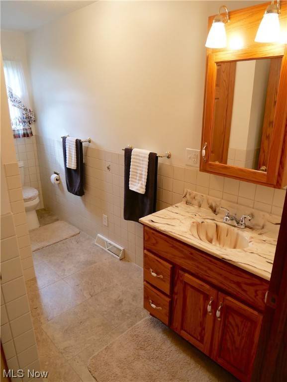 808 Elm ST, Martins Ferry, OH 43935