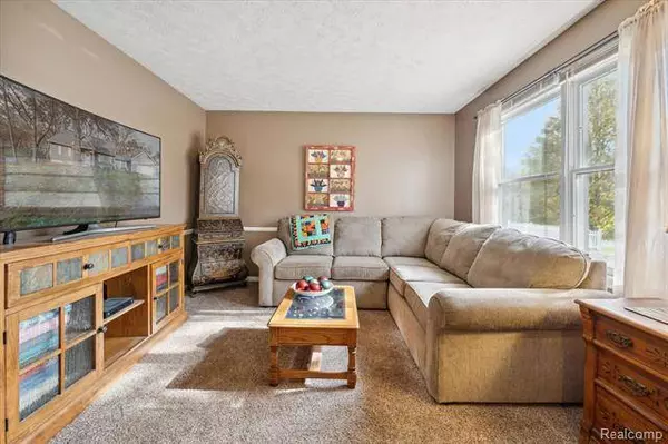 1310 TRACILEE Drive, Howell, MI 48843