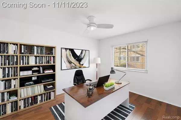 716 E FOX HILLS Drive, Bloomfield Hills, MI 48304