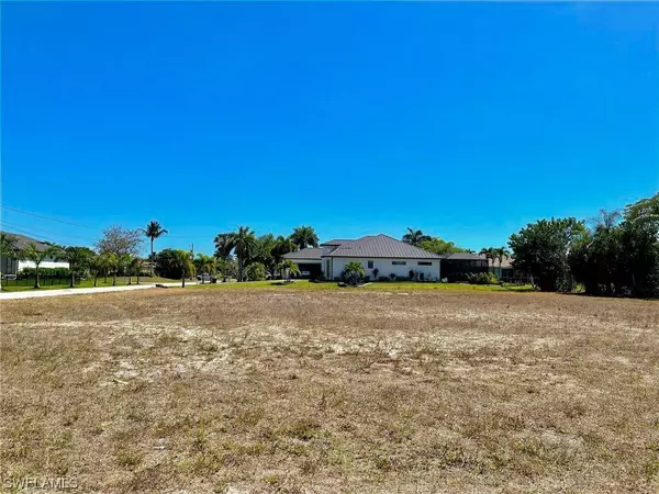 5202 SW 27th AVE, Cape Coral, FL 33914