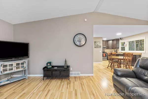 4153 Hillsdale NE Avenue, Grand Rapids, MI 49525