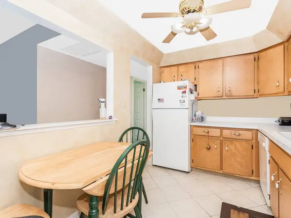 110 W Butterfield Road #112S, Elmhurst, IL 60126