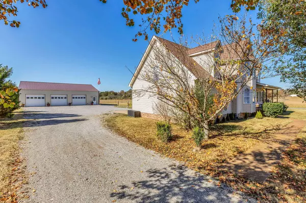 4412 Smiley Rd, Chapel Hill, TN 37034