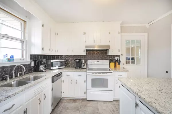 517 E Campbell Rd, Madison, TN 37115