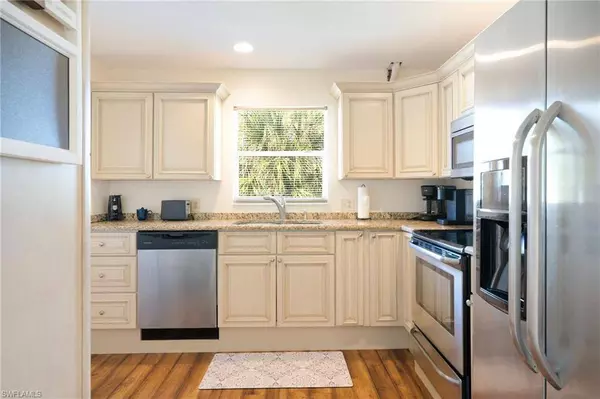 1599 Trafalgar LN #O-201, Naples, FL 34116