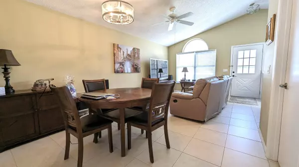 1172 NW Lombardy DR, Port Saint Lucie, FL 34986