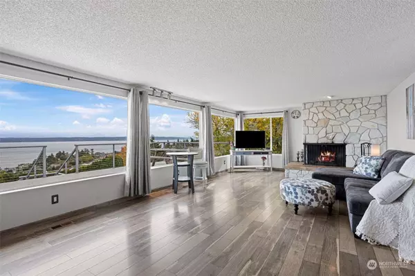 1473 Crestview Drive, Camano Island, WA 98282