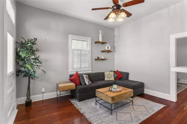 2630 LAUREL ST, New Orleans, LA 70130