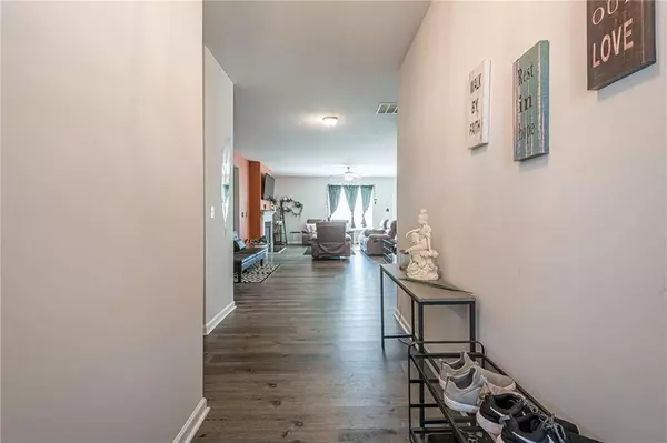 106 Mcginnis CIR, Calhoun, GA 30701