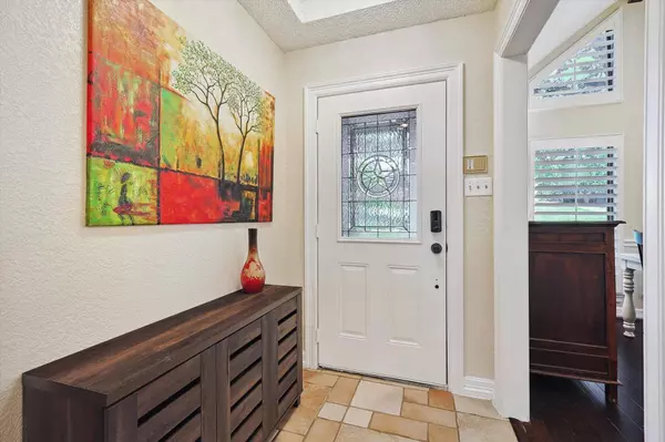 240 Dickinson Drive, Highland Village, TX 75077