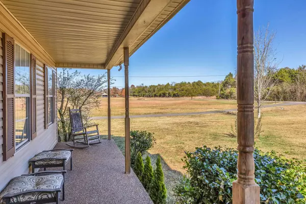 4412 Smiley Rd, Chapel Hill, TN 37034