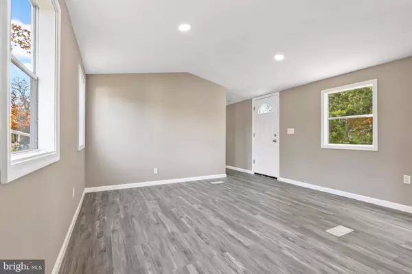 100 LARIAT ROAD, Middle River, MD 21220