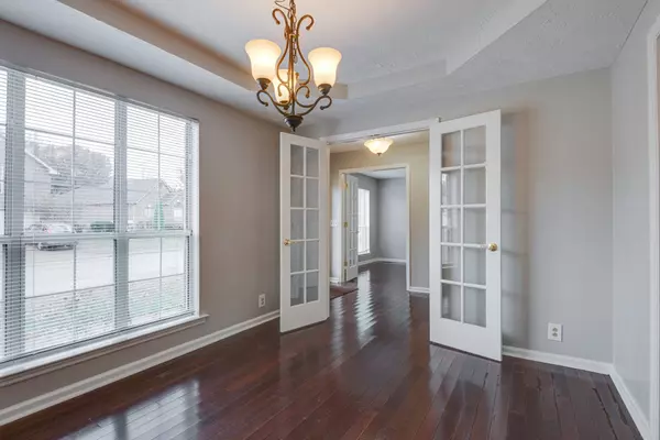 633 Waywood Cir, Antioch, TN 37013