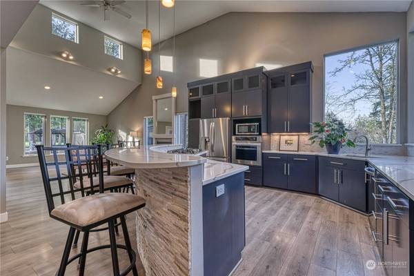 10513 74th AVE NW, Gig Harbor, WA 98332