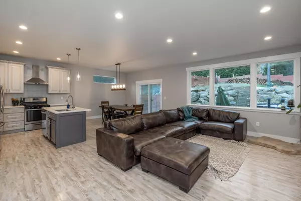 6112 E 14th Ln, Spokane Valley, WA 99212