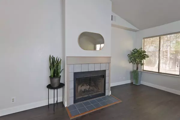 8204 Inskip Dr, Sacramento, CA 95828