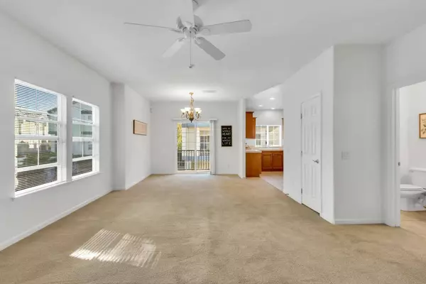 7805 Park River Oak CIR, Sacramento, CA 95831