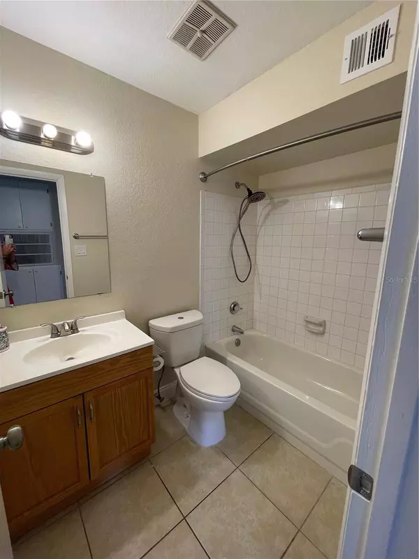 4367 THORNBRIAR LN #207, Orlando, FL 32822