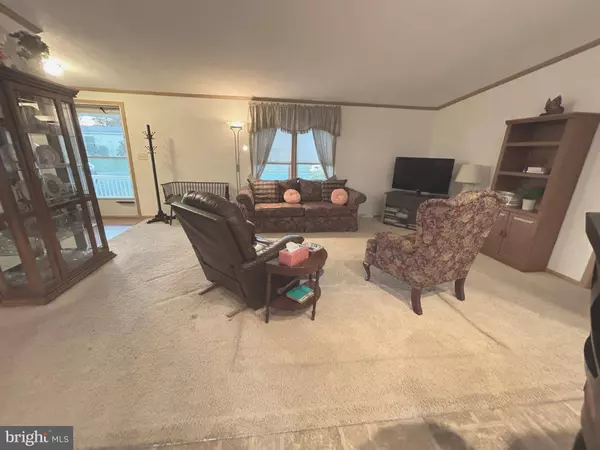 72 BAUER DR, Lebanon, PA 17046