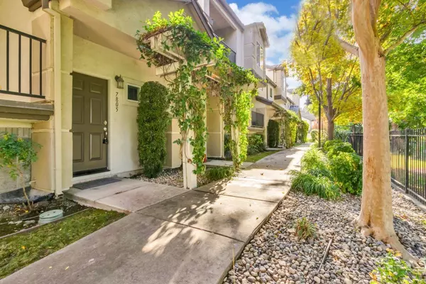 7805 Park River Oak CIR, Sacramento, CA 95831