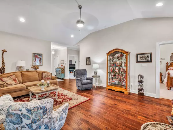 641 Pin High Drive, Owensboro, KY 42303-7764