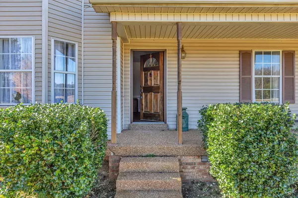 4412 Smiley Rd, Chapel Hill, TN 37034