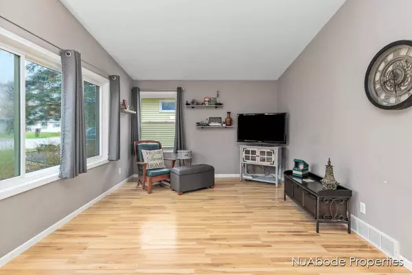 4153 Hillsdale NE Avenue, Grand Rapids, MI 49525