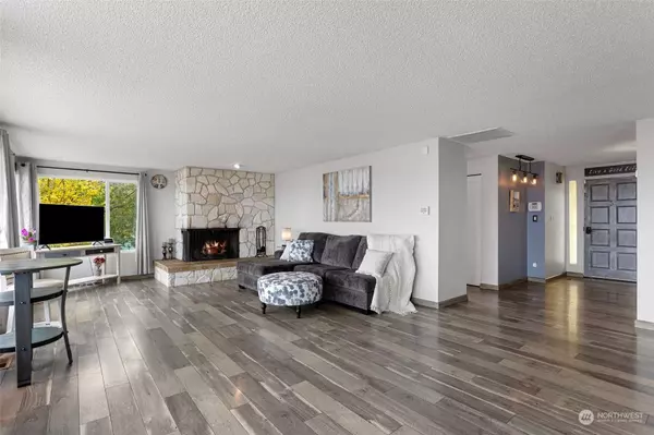 1473 Crestview Drive, Camano Island, WA 98282