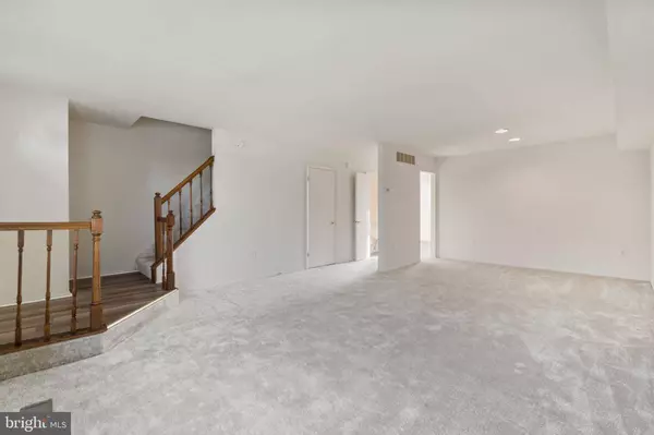 2 HOLLAND HILL CT, Catonsville, MD 21228