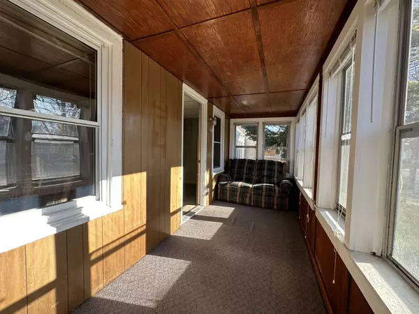 828 5TH ST, Menasha, WI 54952