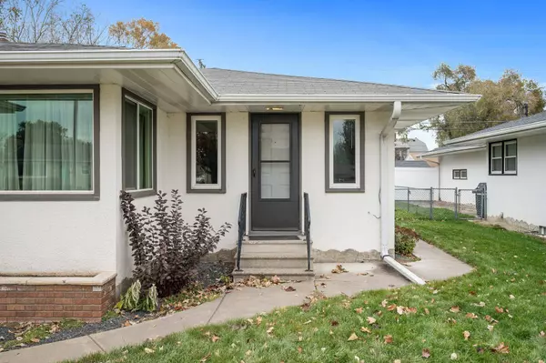 153 Poplar ST E, South Saint Paul, MN 55075