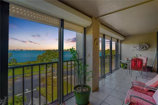 7037 SUNSET DR S #401, South Pasadena, FL 33707