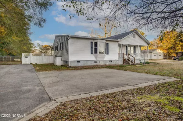 10882 Camp Charles Road, Bailey, NC 27807