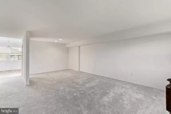 2 HOLLAND HILL CT, Catonsville, MD 21228