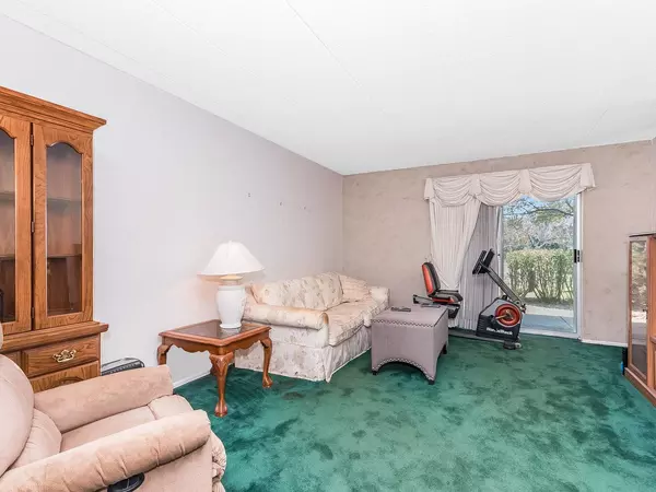 110 W Butterfield RD #112S, Elmhurst, IL 60126