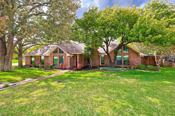 240 Dickinson Drive, Highland Village, TX 75077