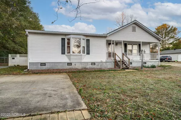 10882 Camp Charles Road, Bailey, NC 27807