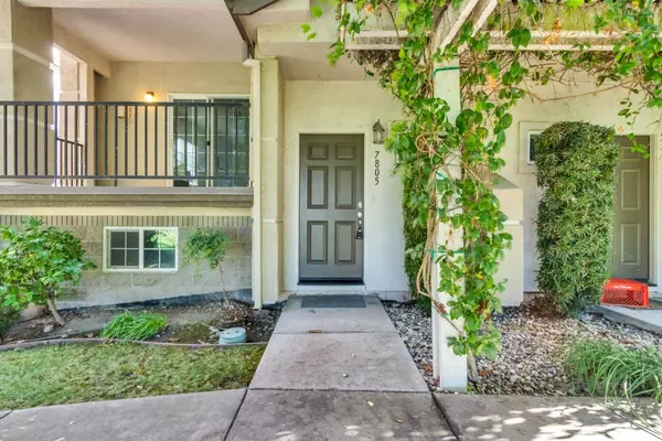 7805 Park River Oak CIR, Sacramento, CA 95831