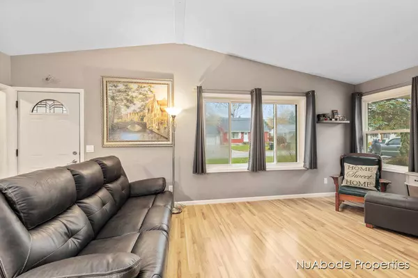 4153 Hillsdale NE Avenue, Grand Rapids, MI 49525