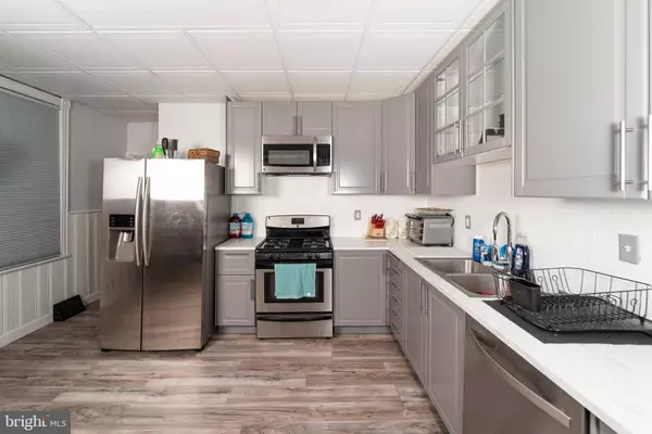 30 N BROADWAY, Gloucester City, NJ 08030