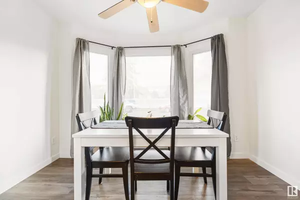 9547 180A ST NW, Edmonton, AB T5T 2Z4