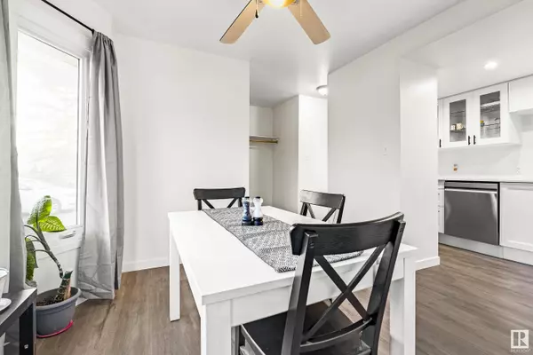 9547 180A ST NW, Edmonton, AB T5T 2Z4