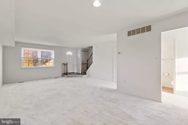 2 HOLLAND HILL CT, Catonsville, MD 21228