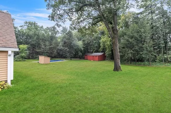 10 Heggie Dr, Westfield, MA 01085