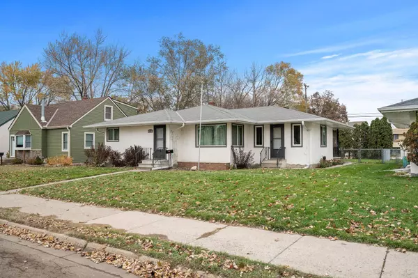 153 Poplar ST E, South Saint Paul, MN 55075