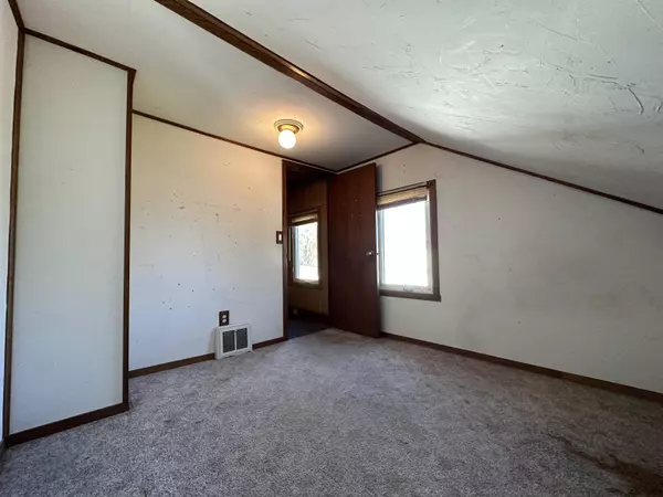 828 5TH ST, Menasha, WI 54952