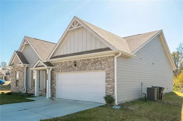 106 Mcginnis CIR, Calhoun, GA 30701