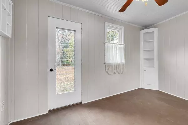 10 Heggie Dr, Westfield, MA 01085