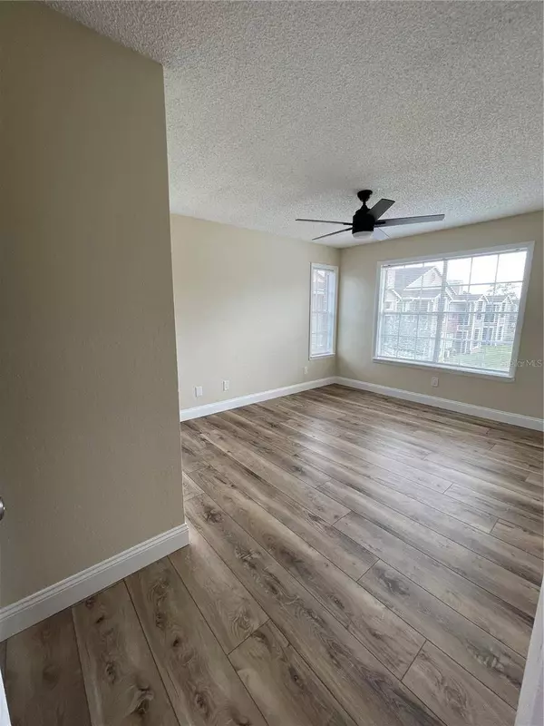 4367 THORNBRIAR LN #207, Orlando, FL 32822